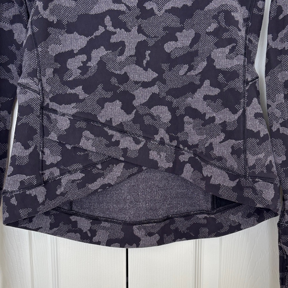 Lululemon Athletica Black Camouflage Sweatshirt - Picture 4 of 4